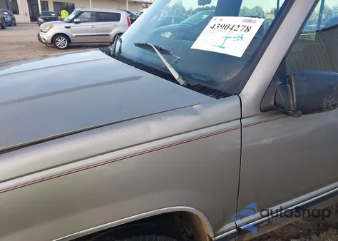 1998 Chevrolet C1500 Fleetside из США, поврежденный, VIN 1GCEC14W5WZ276115